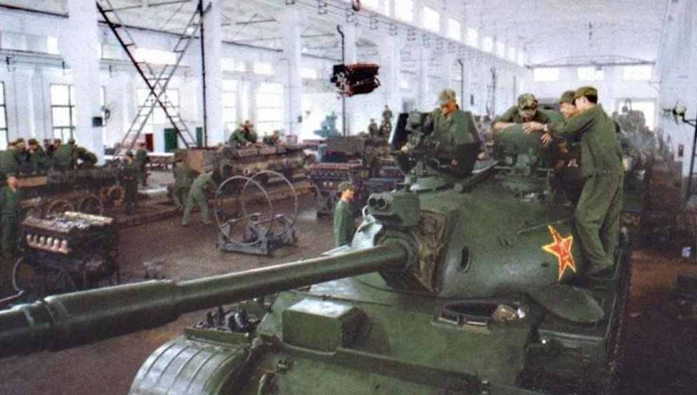 80年代，解放军的一个标准坦克师，到底有多少兵力？
