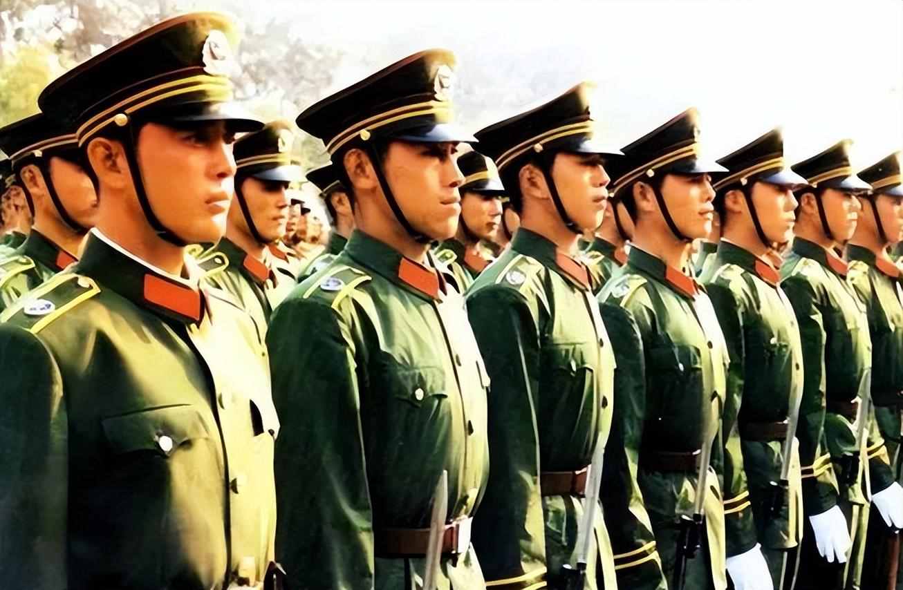 解放军部队的14个步兵师，1996年，为何改编为武警机动师？