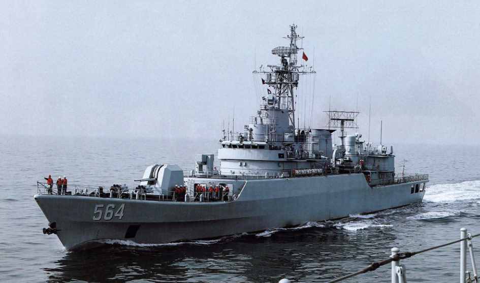 日本海自与东海舰队，双雄博弈，2023年，综合实力谁更强？