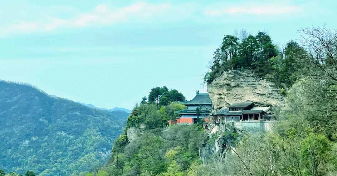 登临玄岳，朝拜武当——记道教圣地武当山