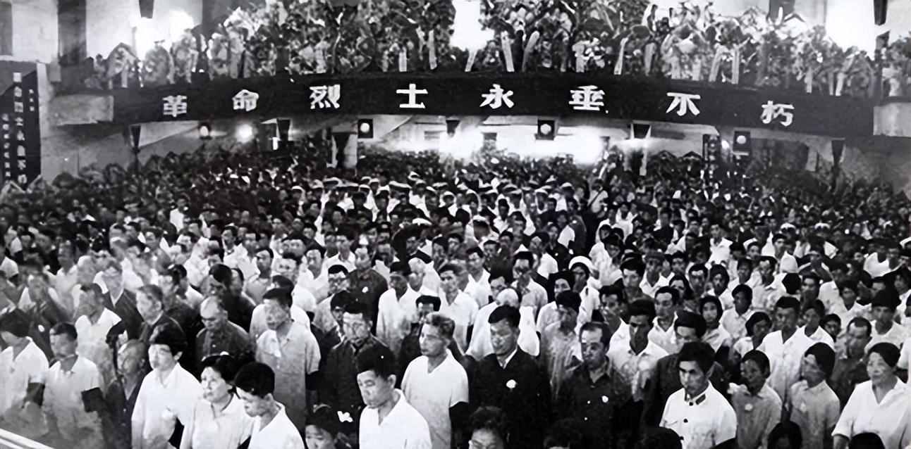 80年代的中国，基层公安干警们，为何还在使用盒子炮？