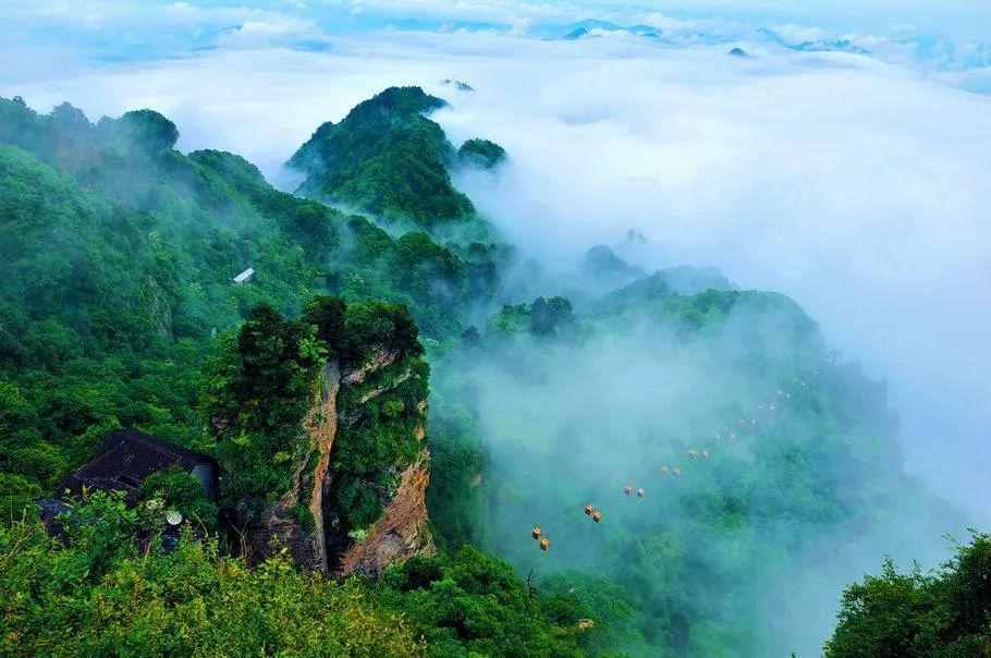 登临玄岳，朝拜武当——记道教圣地武当山