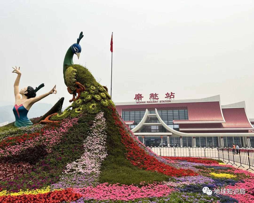 刚刚，中国火车飞进老挝首都！| 地球知识局