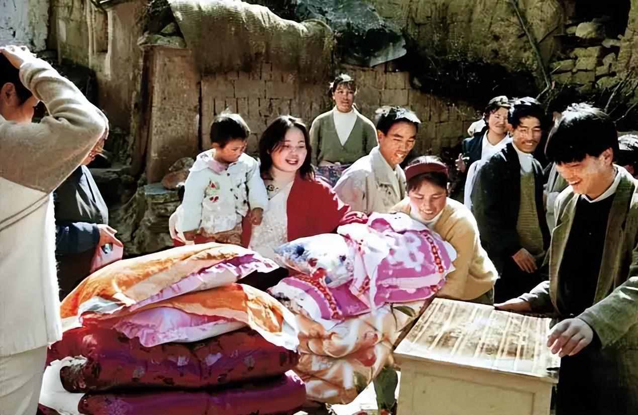 红河州的区划调整，云南省的第3大城市，为何有13个县？