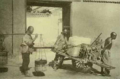 宫廷纳凉神器：乾隆款缠枝莲纹冰箱