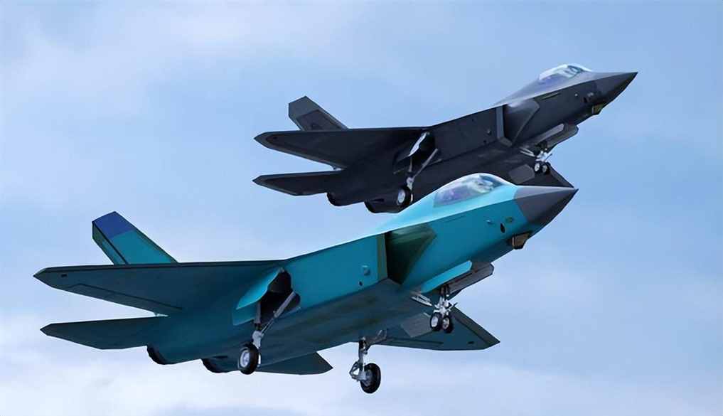 400多架战机面临退役，未来5年，空军为何换装压力巨大？