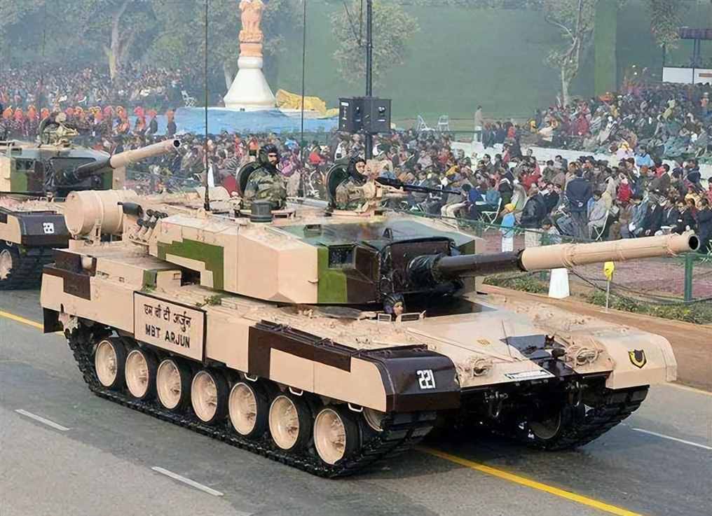 追赶中国15式坦克，印度国产轻型坦克，号称装备354辆？