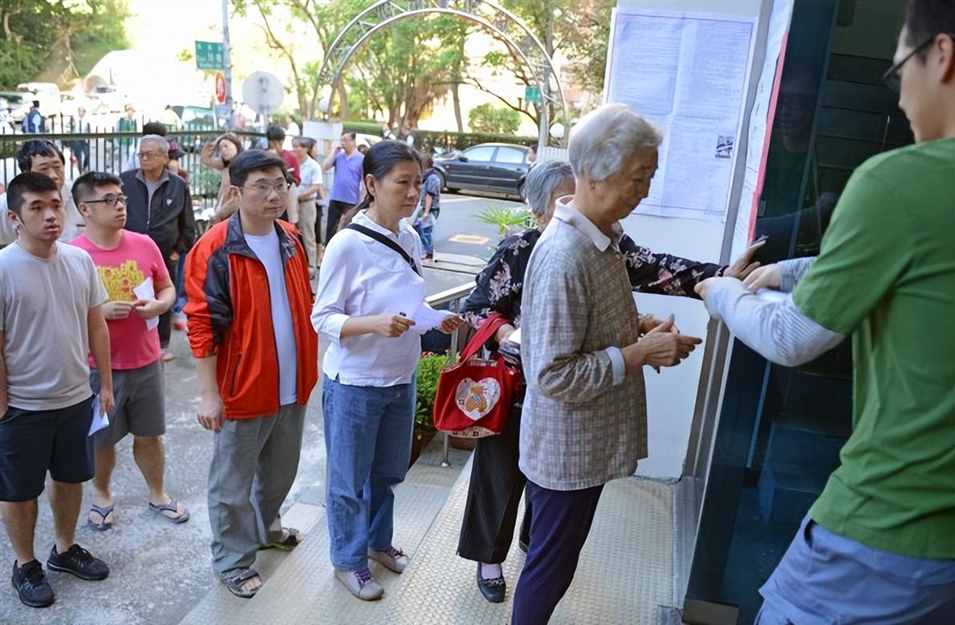 台湾2024选举预测，侯友宜微弱优势当选！立院票数过半