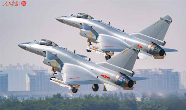 深度分析：日本F2与中国歼10C，两大中型机谁更强？