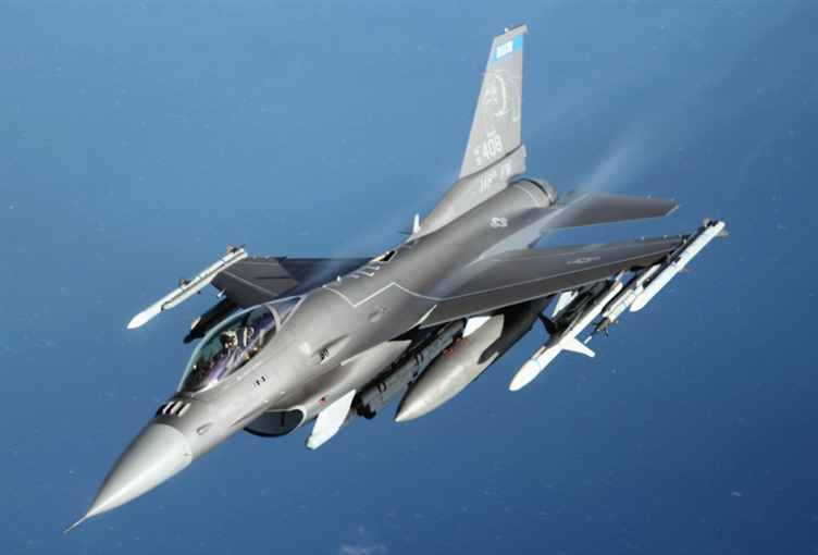台湾自吹自擂，F16V战机锁定了歼16，到底有没有能力？