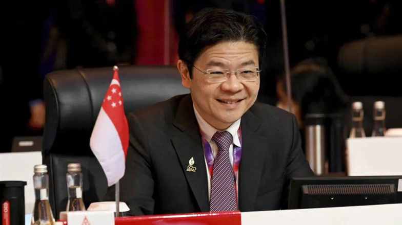 李显龙卸任！新总理爱弹吉他、玩抖音、人气旺