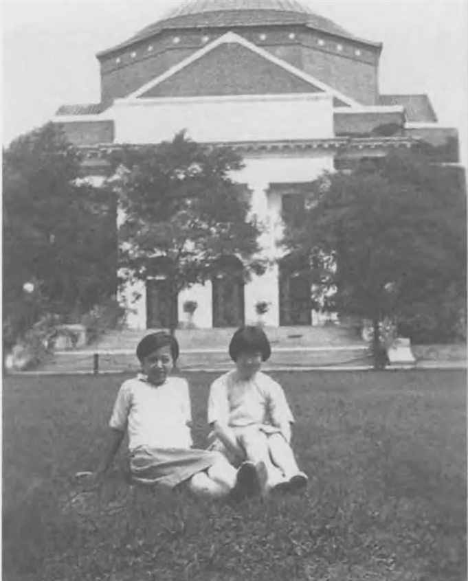 女神，生于1911年