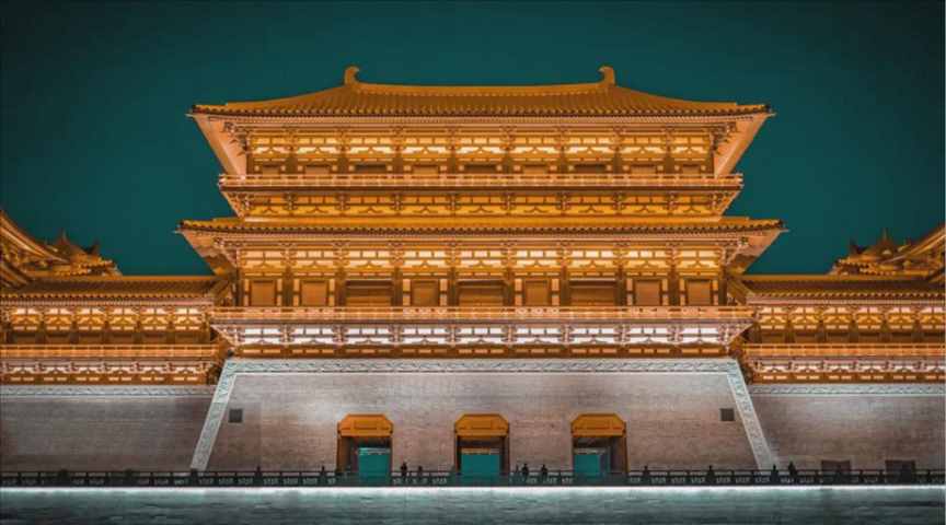 只活了44岁，却祸害千年