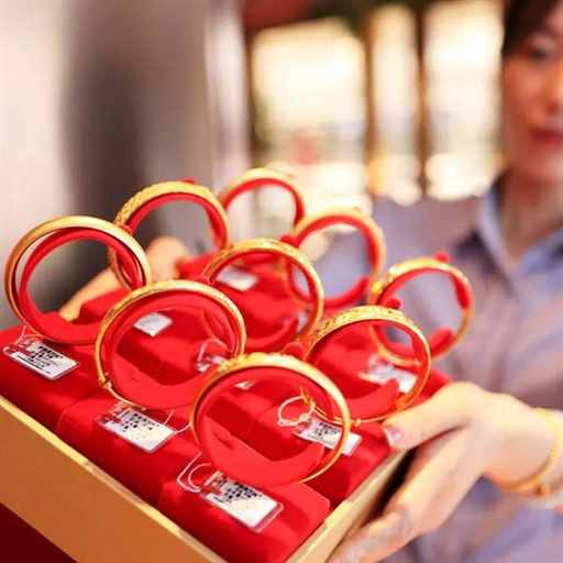 黄金疯涨，原因找到了！| 地球知识局